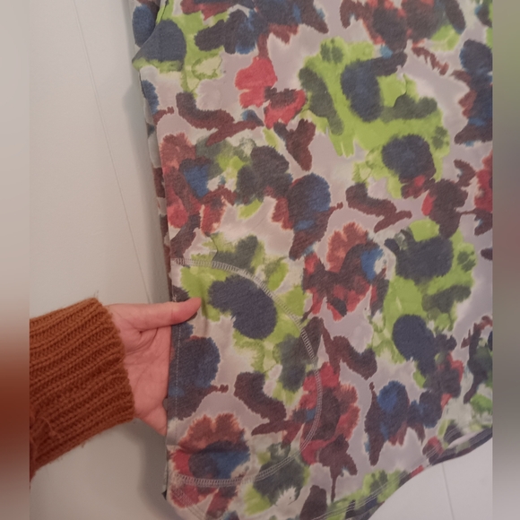 Logo lounge small long sleeve watercolor top - Picture 2 of 6